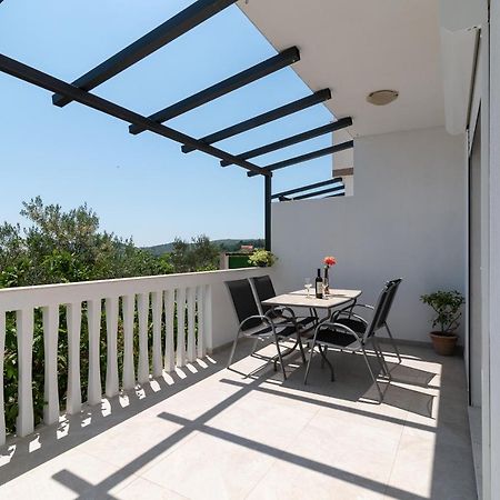 Apartments Dobrila Kaštel Novi المظهر الخارجي الصورة