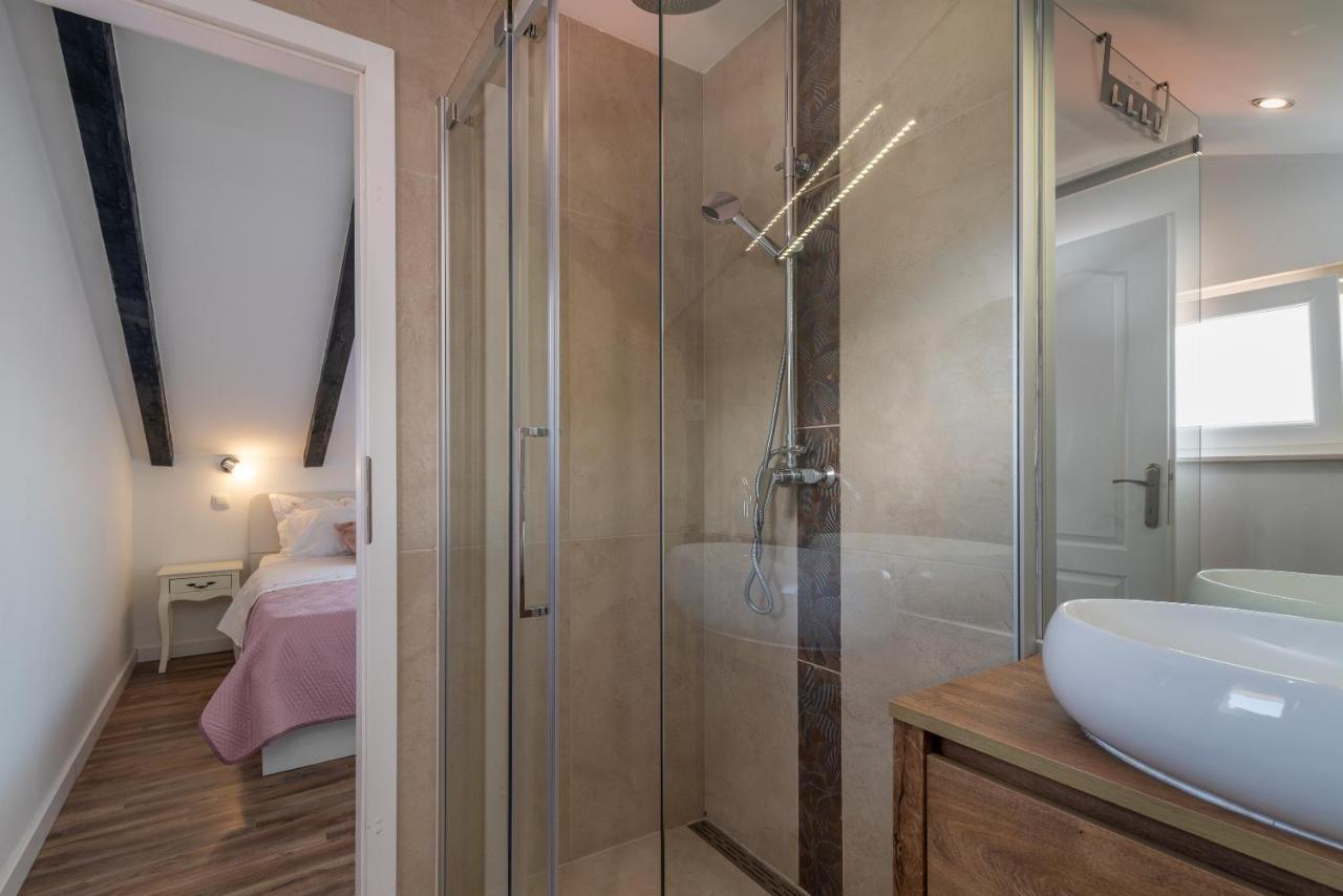 Apartments Dobrila Kaštel Novi المظهر الخارجي الصورة