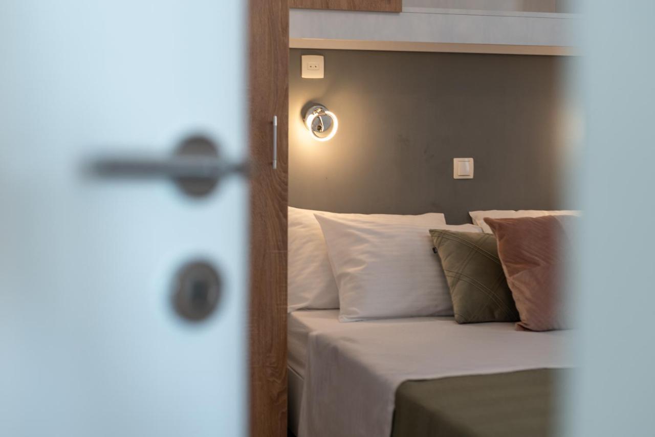 Apartments Dobrila Kaštel Novi المظهر الخارجي الصورة