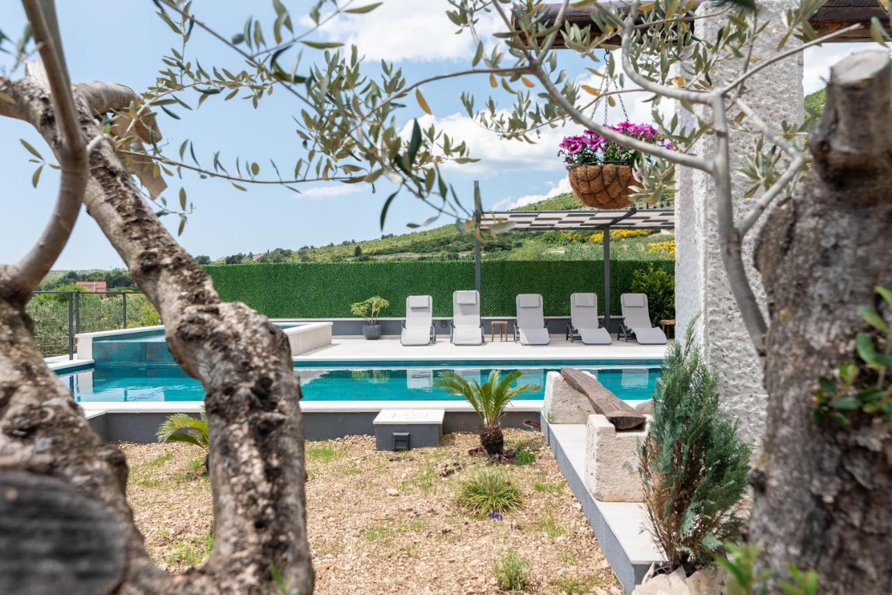 Apartments Dobrila Kaštel Novi المظهر الخارجي الصورة