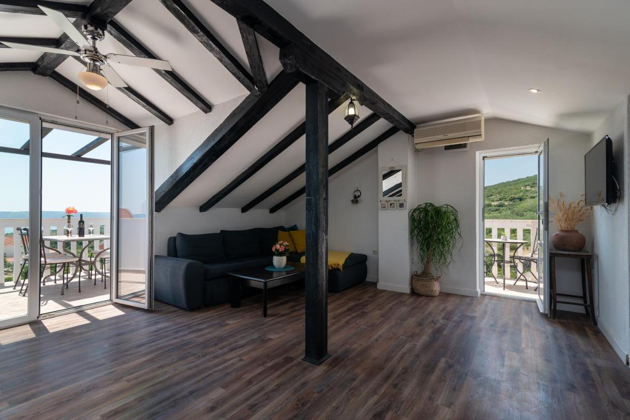 Apartments Dobrila Kaštel Novi المظهر الخارجي الصورة