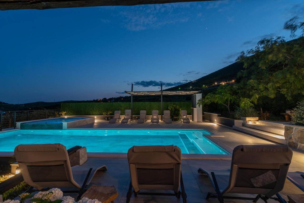 Apartments Dobrila Kaštel Novi المظهر الخارجي الصورة